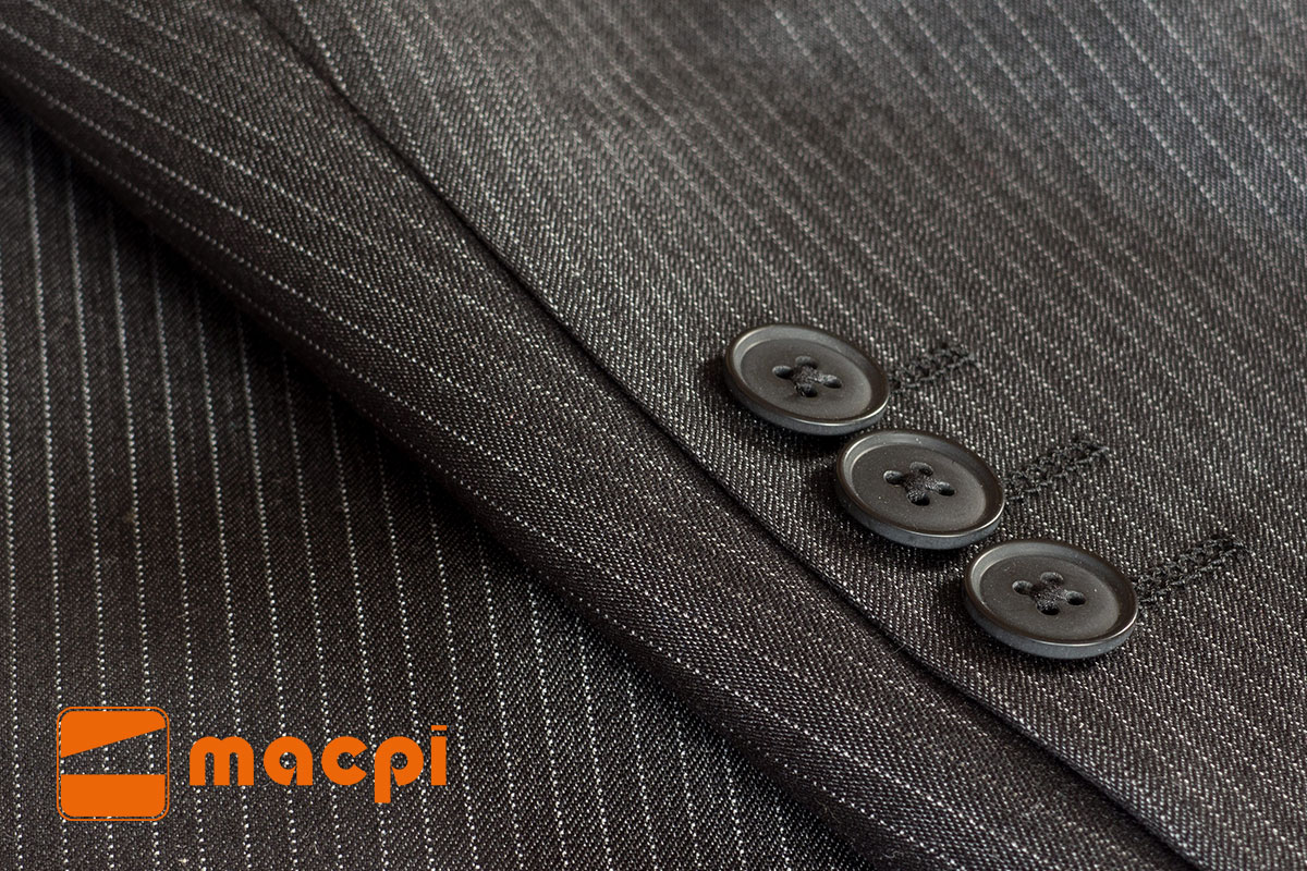 Industrial machines for jackets pressing: Macpi more and more 4.0